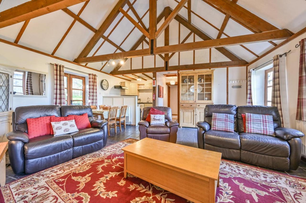 Polean Farm - With Free Animal Feeding And Pony Rides And Free Access To A Nearby Pool *