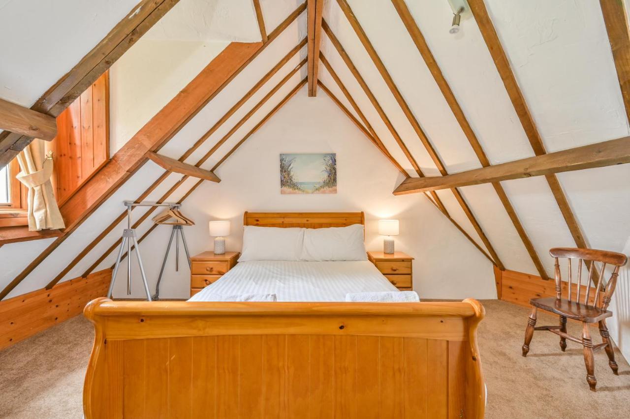 Polean Farm - With Free Animal Feeding And Pony Rides And Free Access To A Nearby Pool * Looe